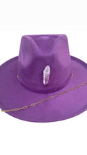 Charger l'image dans la galerie, Chapeau Bijou chaine dorée & Pierre de cristal FEDORA Violet foncé