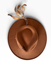將圖片載入圖庫檢視器 Chapeau Bohème Marron Nomad – Pièce unique ICONIC