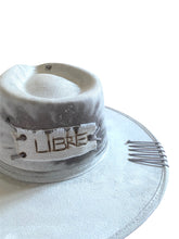 Charger l'image dans la galerie, Chapeau FEDORA Gris Clair
