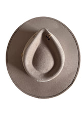 將圖片載入圖庫檢視器 Chapeau Bohème Taupe Soul – Pièce unique BASIC
