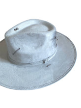 Charger l'image dans la galerie, Chapeau FEDORA Gris Clair
