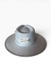 Carica l'immagine nel visualizzatore di Gallery, Chapeau Bohème Gris Ethnique – Pièce unique ICONIC
