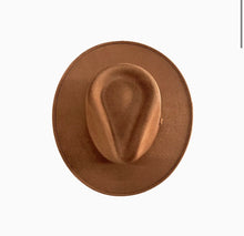 Charger l'image dans la galerie, Chapeau FEDORA Marron avec personnalisation
