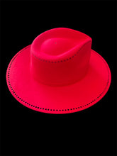 Carica l'immagine nel visualizzatore di Gallery, Chapeau FEDORA Rouge
