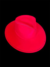 Carica l'immagine nel visualizzatore di Gallery, Chapeau FEDORA Rouge
