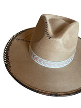 Charger l&#39;image dans la galerie, Chapeau FEDORA Camel
