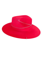 Charger l'image dans la galerie, Chapeau FEDORA Rouge Glamour avec Bijoux Argentés
