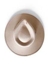 Carica l'immagine nel visualizzatore di Gallery, Chapeau Bohème Beige Alegria – Pièce unique BASIC
