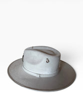 Carica l'immagine nel visualizzatore di Gallery, Chapeau Bohème Gris Ethnique – Pièce unique ICONIC
