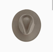 Charger l'image dans la galerie, Chapeau FEDORA Taupe avec personnalisation
