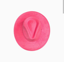 Charger l'image dans la galerie, Chapeau FEDORA Rose Fluo avec personnalisation
