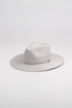 Charger l'image dans la galerie, Chapeau FEDORA Gris Clair avec personnalisation
