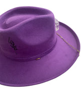 Charger l'image dans la galerie, Chapeau Bijou chaine dorée &amp; Pierre de cristal FEDORA Violet foncé
