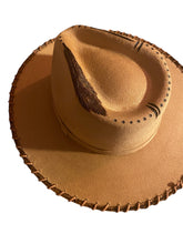 Charger l'image dans la galerie, Chapeau Couture FEDORA Camel

